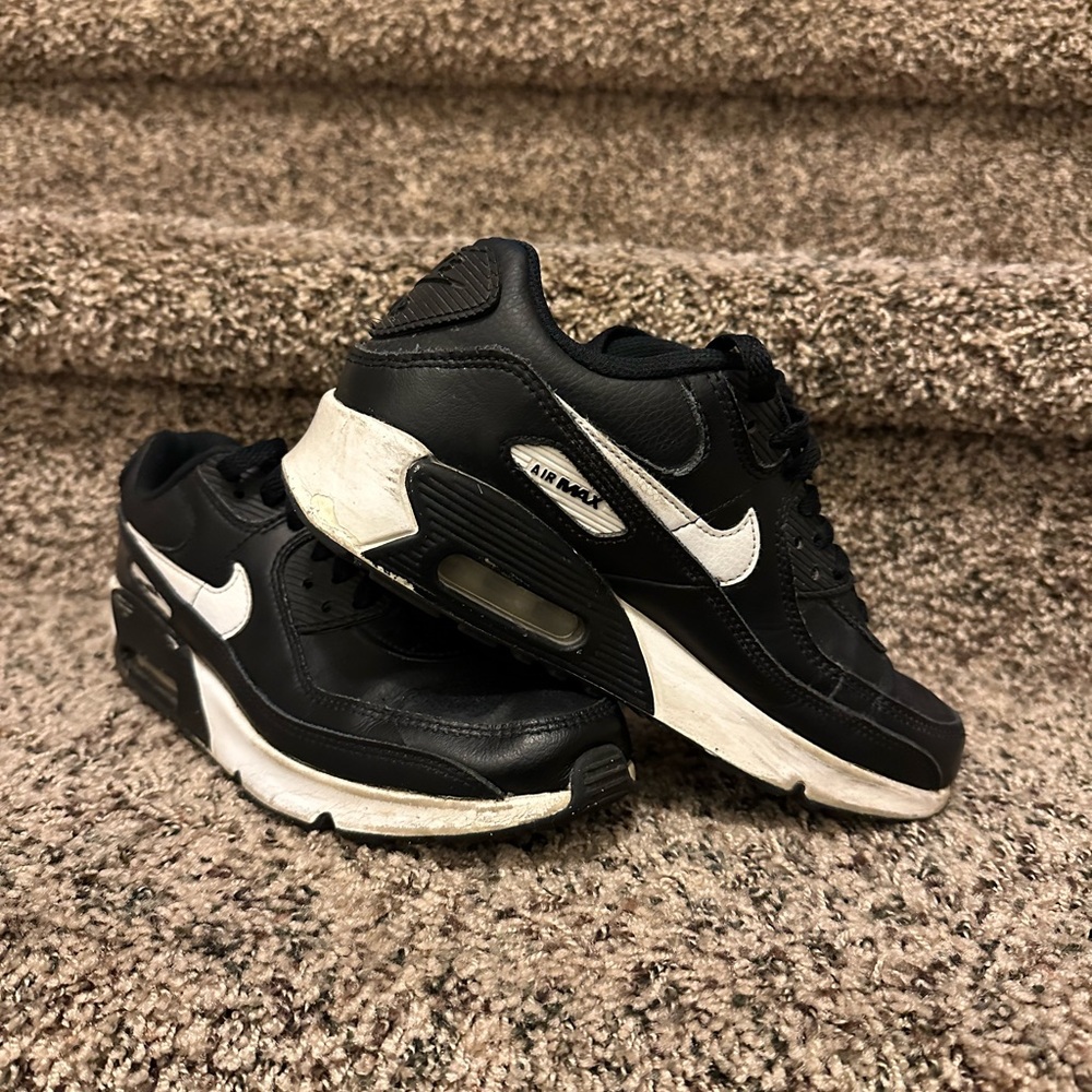 Youth Nike Air Max 90, size 5Y